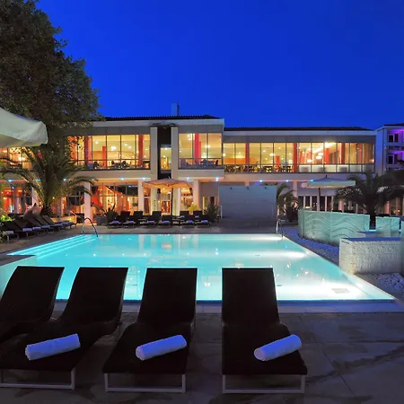 מלון Pelegrin Plava Laguna (adults Only) 4*